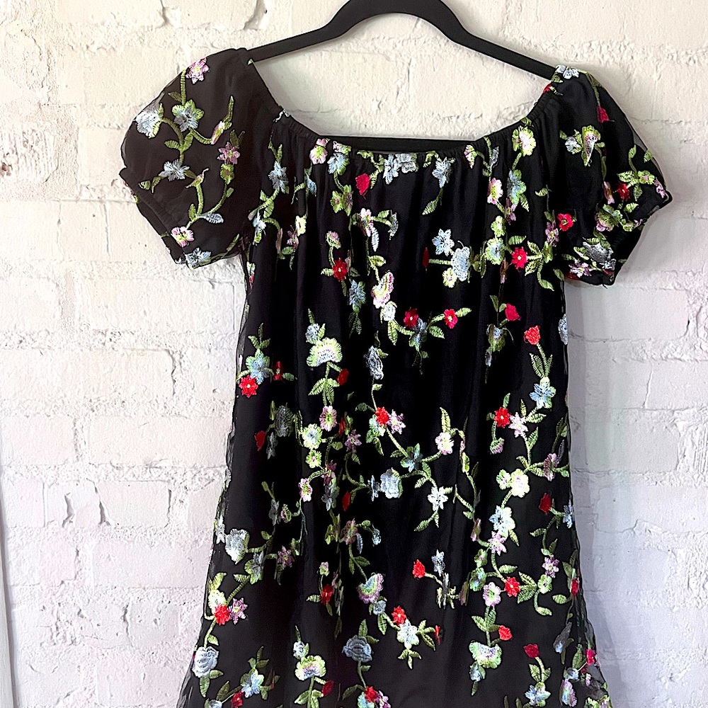 Kimchi Blue floral off shoulder dress size M